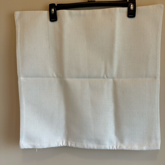 Floral Spring Summer Pillow Covers Approx 20”x20” Set Of 2 Zipper Closure New - Picture 2 of 9